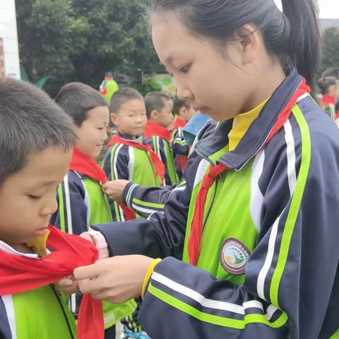 油房九年制学校“学习二十大，争做好队员”主题建队日