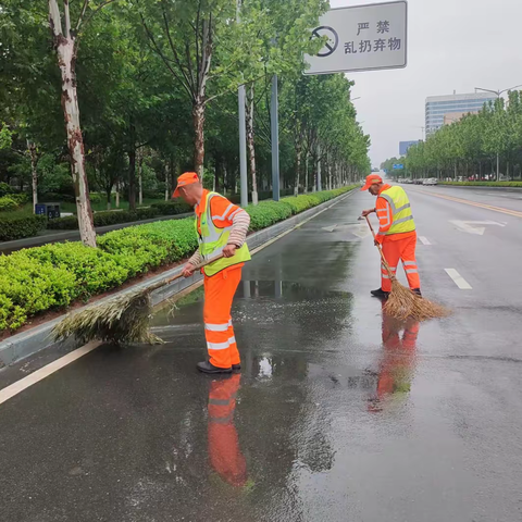 借雨清尘 刷新市容——航天基地开展环卫设施擦洗、道路清洁提升