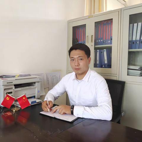 热烈祝贺我校青年教师安俊荣获长安区教学能手称号！