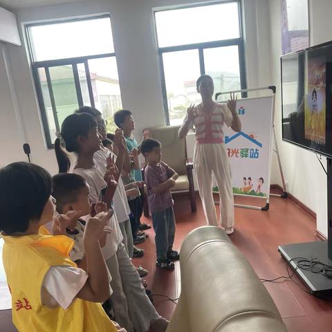 秋分寻秋趣 童享丰收乐——洞口村阳光驿站儿童主题活动