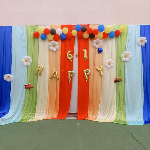 “世界真奇妙”幼儿美术作品展