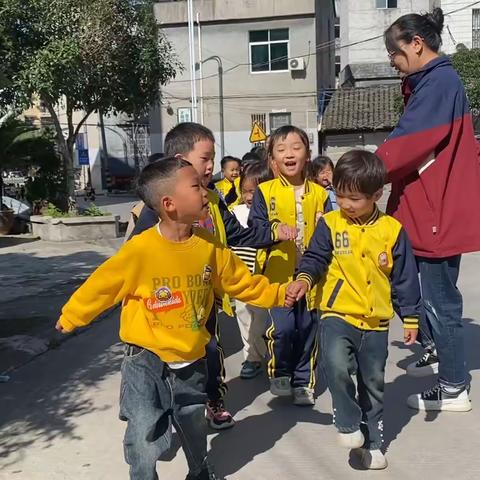 来凤县翔凤镇航空幼儿园第九周精彩回顾