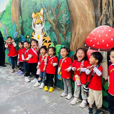 小手牵小手🏰一起“实秋·娱秋”🍁 ——童林堡科创园国际部走动教学成长记