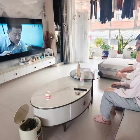 观看红色经典 传承革命精神