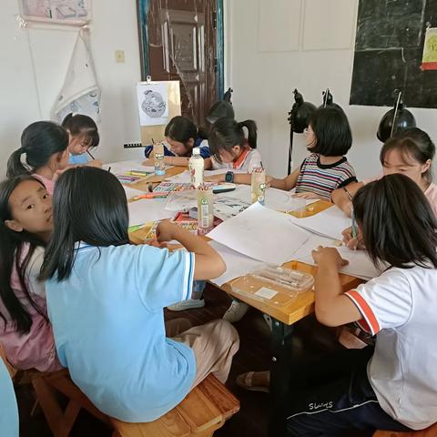 “绽放七彩童年,畅想艺术人生” ——大港中小美术兴趣小组