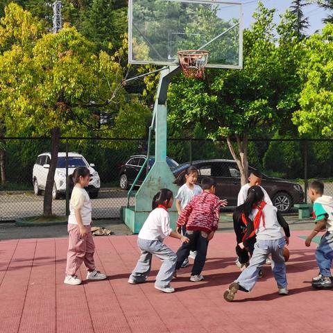 燃情篮球，“运”动成长 | 记[黄泥河小学三年级221班]篮球特色课