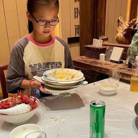 我是家庭一员，劳动是家庭成员共同的事。