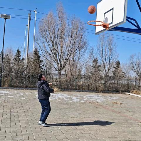 “寒日燃活力 打卡健体魄”——武川县第二小学寒假体育特色作业打卡精彩纪实