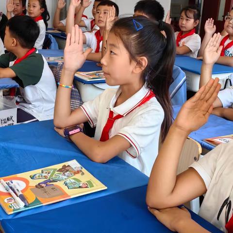 秋风十里梦起航  凝“新”聚力谋新篇——小集镇辉坨中心小学青年教师教学大比武活动