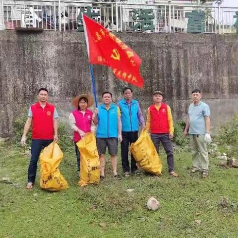 公坡镇力群中队积极响应“世界水日”与“中国水周”，开展河道治理志愿服务活动