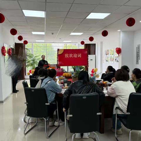 晋中农行迎宾经纬路支行母亲节保险沙龙暨十八籽手串DIY活动暖心启幕