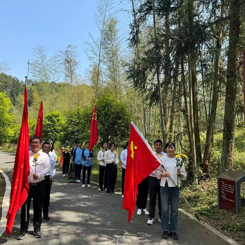 祭先烈英魂 承红色薪火——莲花县琴亭学校清明祭扫活动
