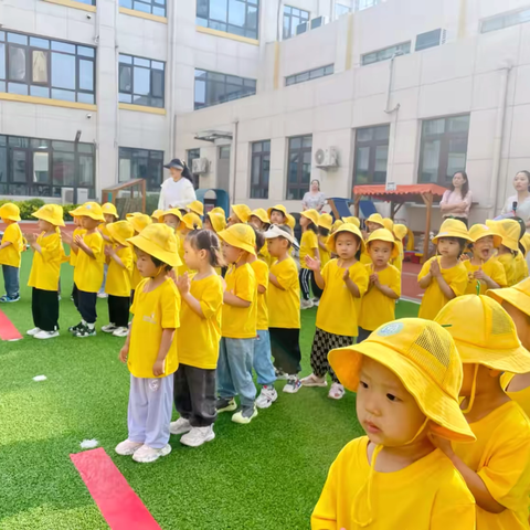 潜心育幼苗🌱润物细无声｜济宁市任兴托幼一体实验园托班组“缤纷六一 筑梦童年”趣味亲子会