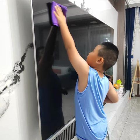 我是生活“小当家”——焦铄的暑假家务劳动实践