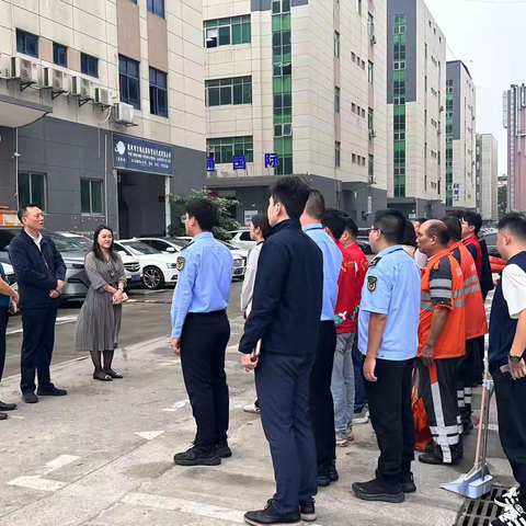 福海街道展城社区深度清洁攻坚行动：党建引领先锋聚力，靶向整治美化家园