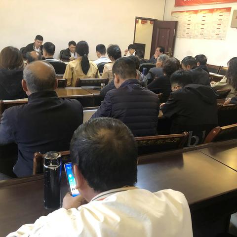 罗联乡组织召开民情恳谈会