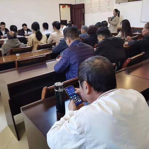 罗联乡召开民情恳谈会：倾听民声 破解难题