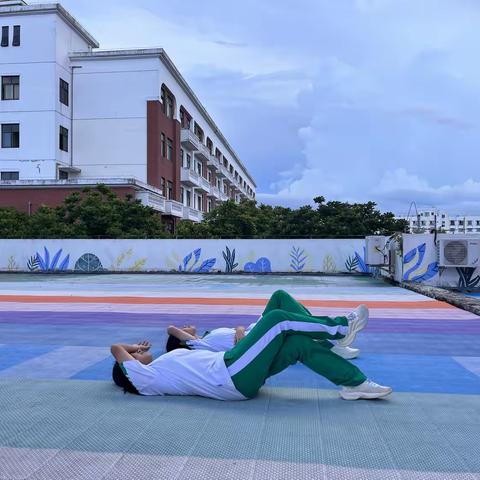 捕捉美好瞬间--我校开展第五届525心理健康节“寻味小确幸”刮刮乐活动