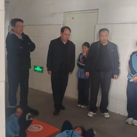 课间燃动强体魄 仰卧砺志促成长 —— 肥城市汶阳镇初级中学开展课间仰卧起坐专项训练活动