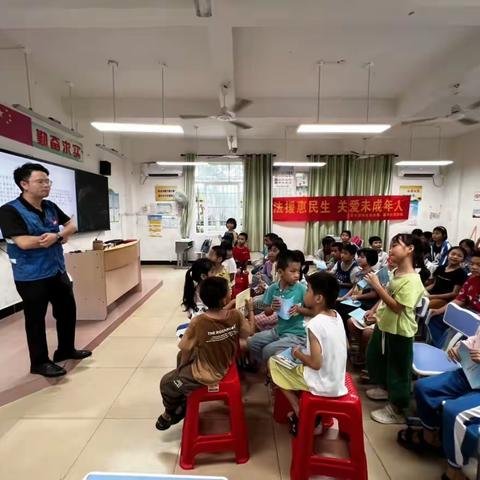三亚市崖州区司法局开展“法援惠民生 关爱未成年人”宣传活动