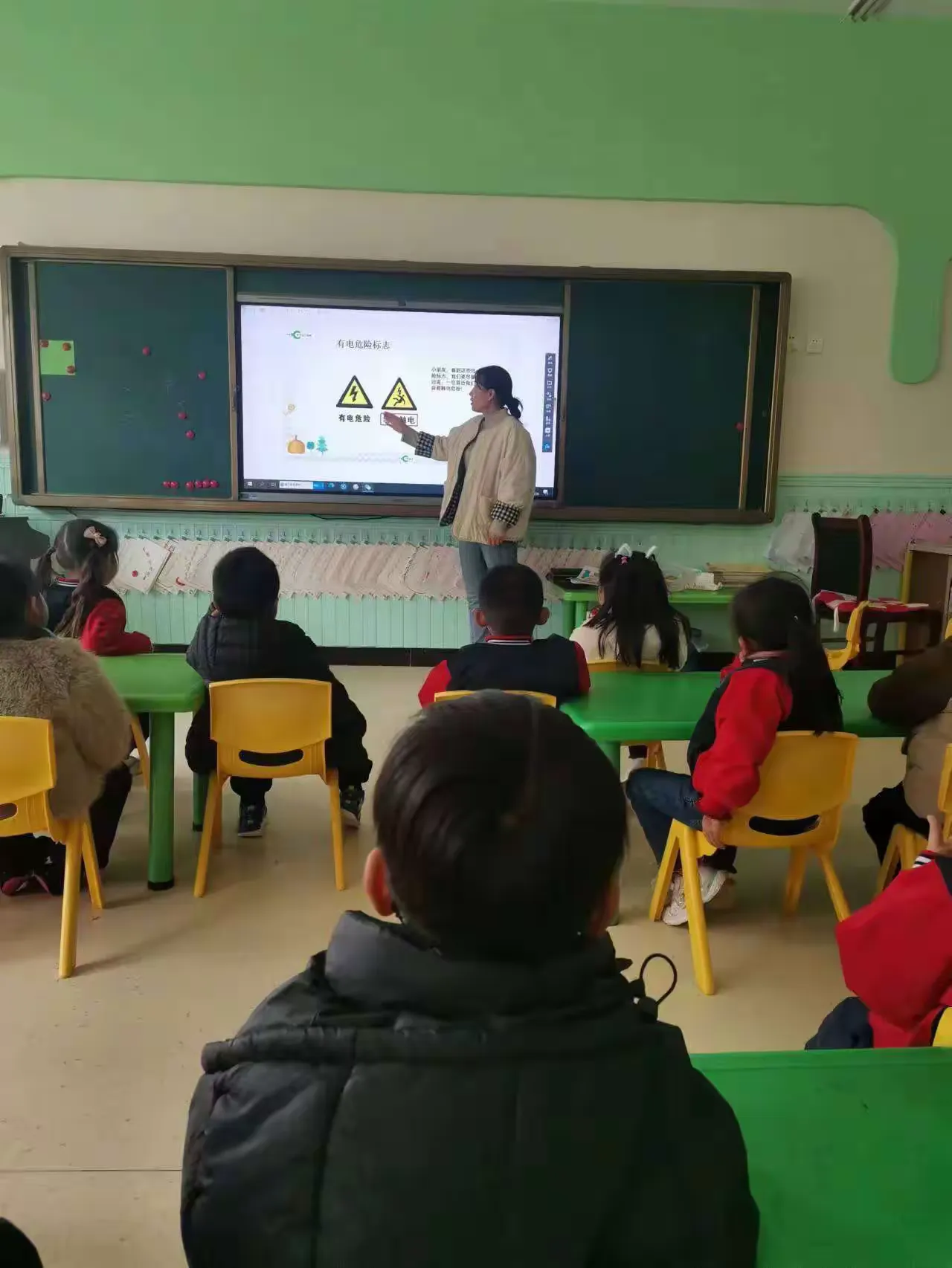 简篇-安全用电,你我同行——单县人民路幼儿园用电安全教育