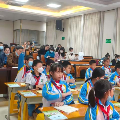 乘教研之风，展数学之美——记那大实验小学茶山校区数学教研活动