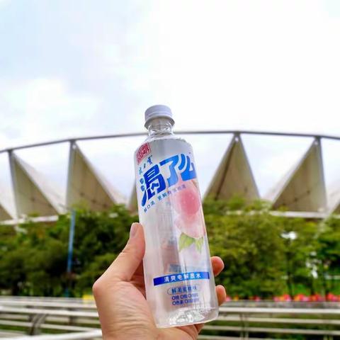 运动饮料作用丨秋初户外游怎么能少得了健力宝渴了么清爽电解质水