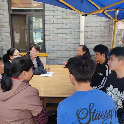 开通巷社区党委开展“为民服务事项”征集工作