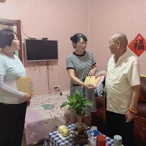 组织关怀暖人心！柏树林街道开通巷社区党委开展“七一”走访慰问困难党员活动