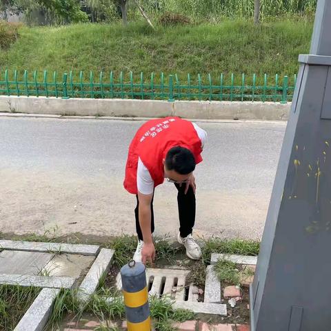 雨后排查消隐患  群众安全放心上