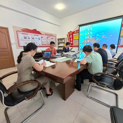 行政第二党支部开展2025年第10次党员集中学习暨专题党课主题党日活动
