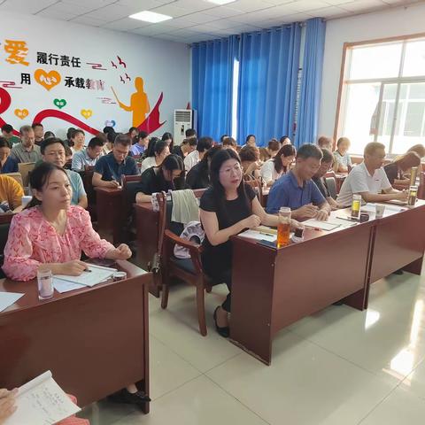 专家引领助成长  潜心教研谋发展  市教科院周学松定点联系校—小学数学专题研讨活动在利津县汀罗镇中心小学顺利举行