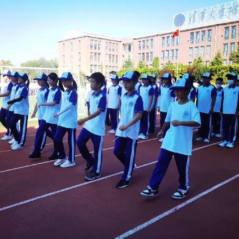 强信念投入练习   战酷暑斗志昂扬——清永初一5班国防教育实践第三天生活纪实