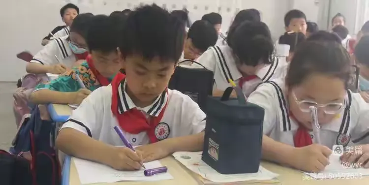 简篇-规书写之范 展数学之美——安阳市红庙街小学教育集团高段数学书写展