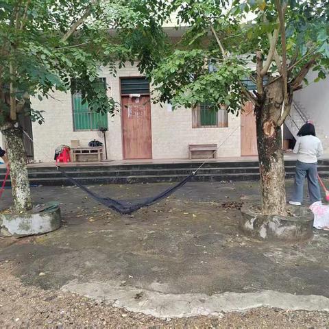 整治人居环境，共建和美乡村——龙塘社区赴文彩村开展环境整治行动