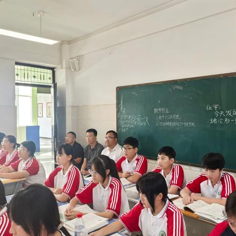 聚焦“实效、高质”， 漯河市第五初级中学开展新学期推门听课活动