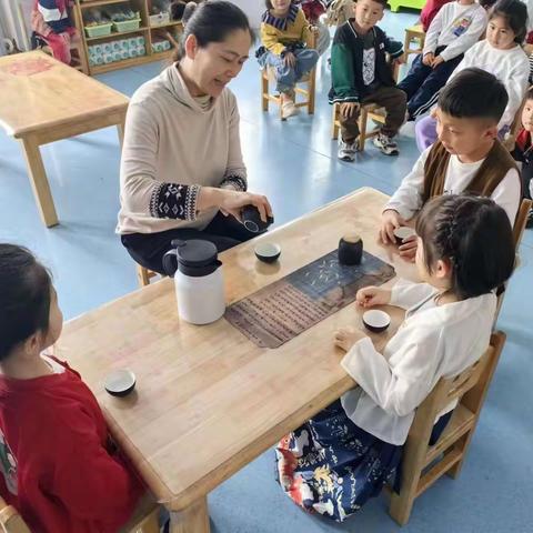 临沂花埠圈回民学校幼儿园  春雨落·谷雨生—谷雨主题节气活动