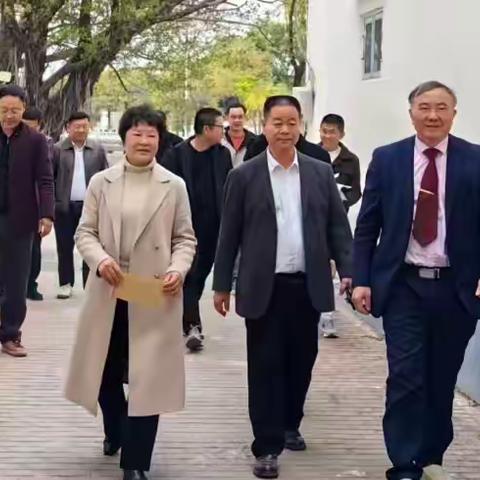 迎春送暖 情牵基层
