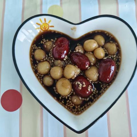 《舌尖上的幼儿园｜解锁红糖糯米小丸子：软糯香甜，一口沦陷！》