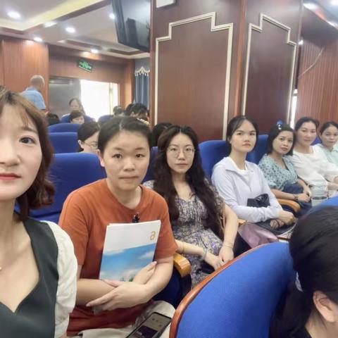 琼山区新课标背景下小学语文作业设计专题培训