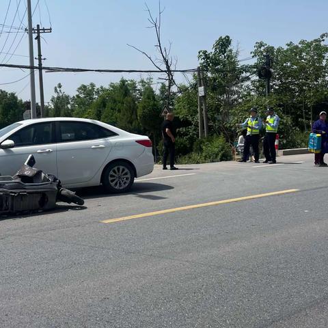 西咸新区周陵街道：“警网联动”处置突发交通事故