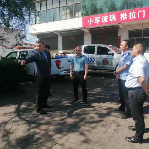 荫城镇党委副书记、镇长宋鹏飞深入部分村、企业、长陵路对当前重点工作进行督导检查