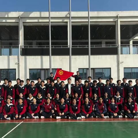 践行志愿精神，共创美好校园——徐州市徐庄中学组织入团积极分子开展清扫校园志愿活动
