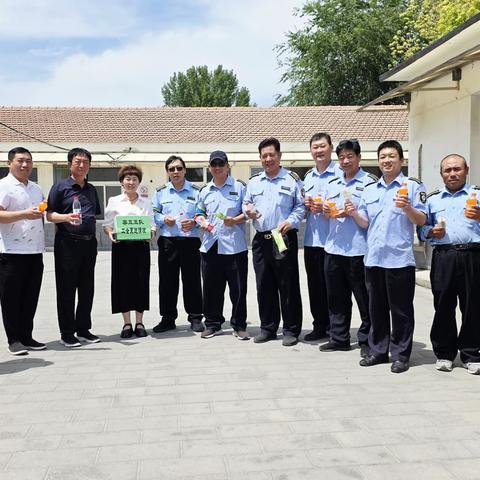 酷暑送清凉 关怀沁心脾 | 第五车队工会“夏送清凉”为一线职工撑起“遮阳伞”