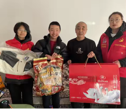 苏家屯区解放街道冬青社区开展“真情暖童心 关爱护成长”入户探访关爱活动