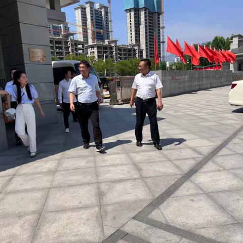 安阳市教体局在世纪学校对义务教育阶段国家课程进行实施调研