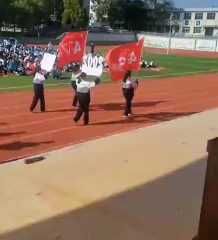 “学习贯彻党的二十大，阳光体育健康你我他”——平南街道东湖小学第七届校运会