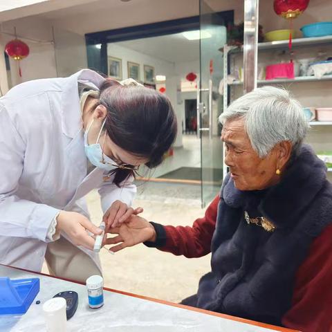 医心暖夕阳 点亮微心愿——沙畈乡卫生院党员志愿服务队情暖周村养老院