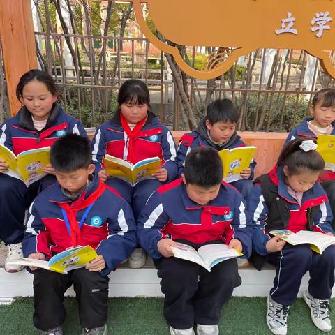 阅享美好，诵润童心——濉溪县龙华学校小学部咏诵轩读书分享活动
