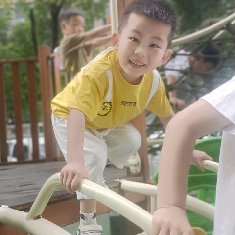 万家福幼儿园中一班——钟畅